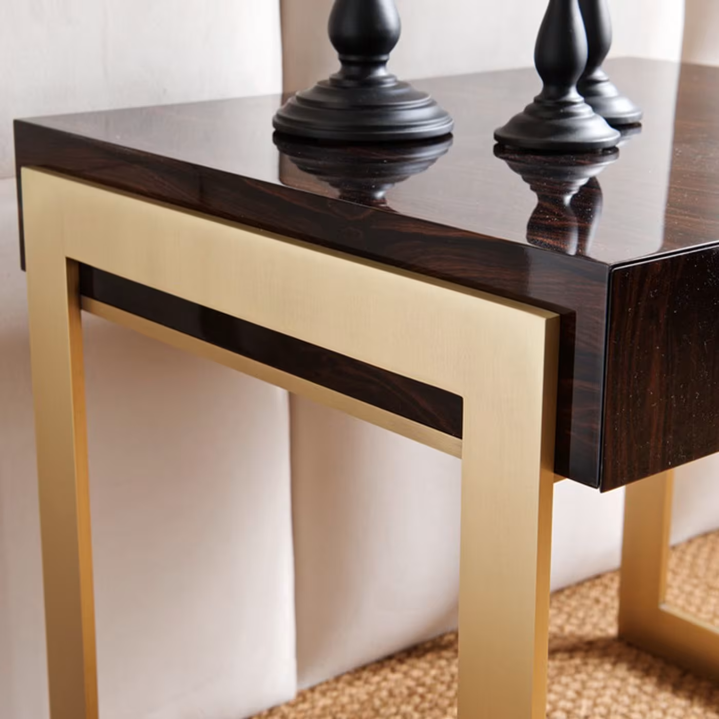 كومودينو بتصميم مميز عصري