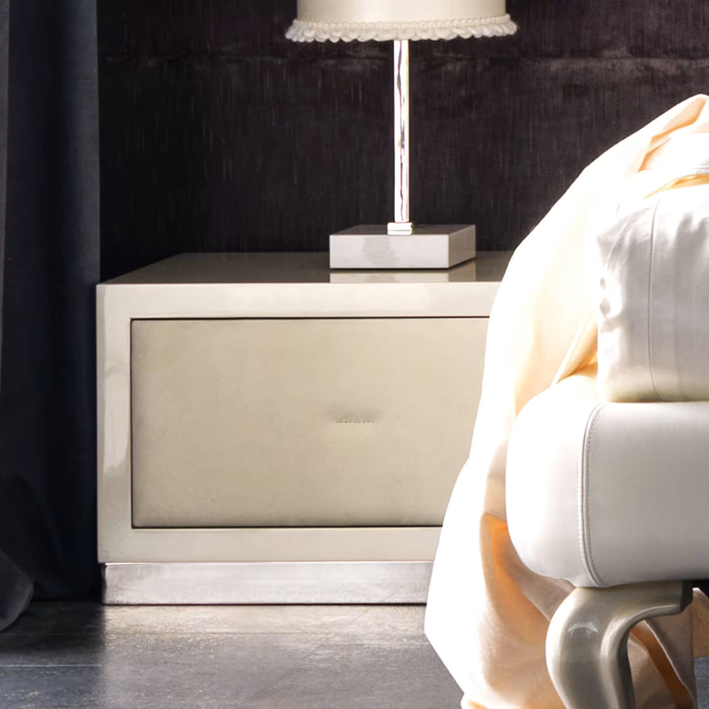 Keep soft bedside table