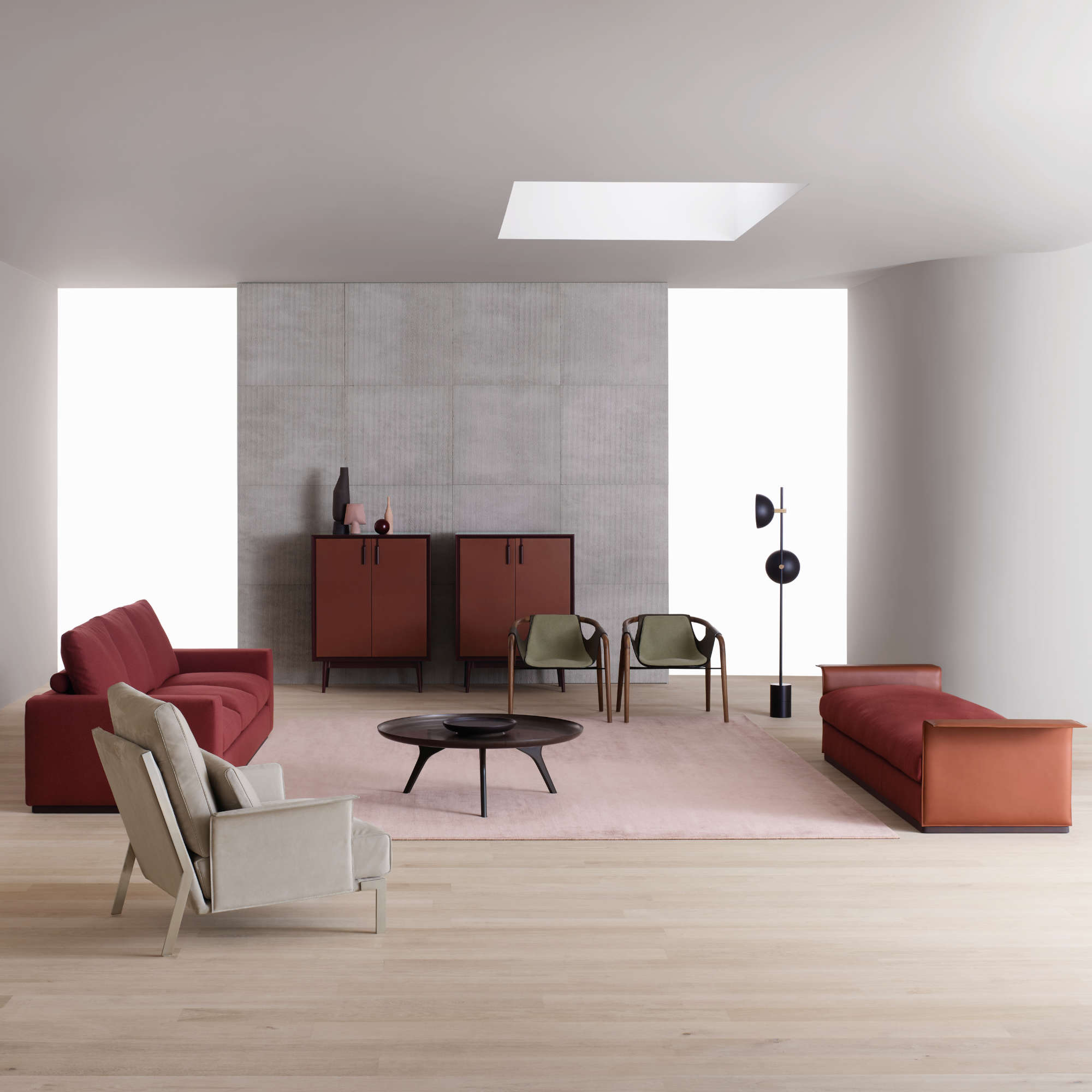 سرير باللون الاحمر فاخر