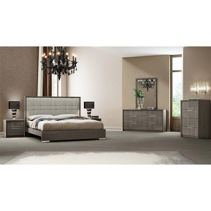 Bedroom with a distinctive style