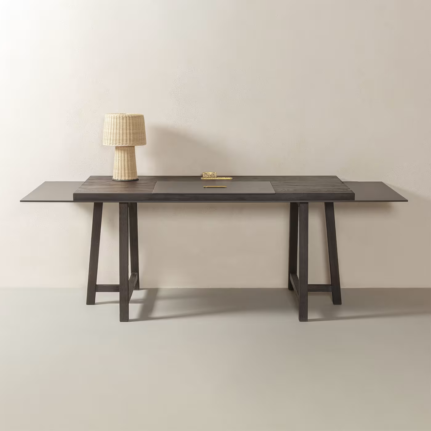 Temaki pinewood desk