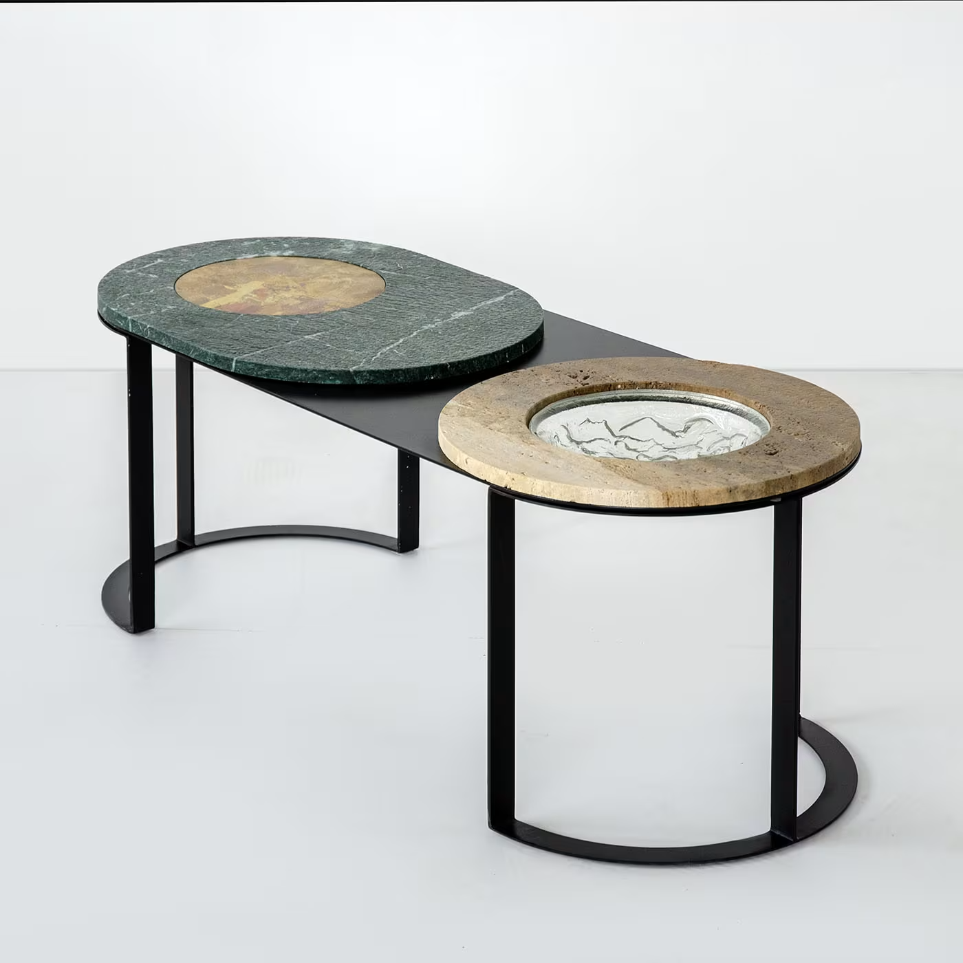 طاولة صغيرة بتصميم انيق