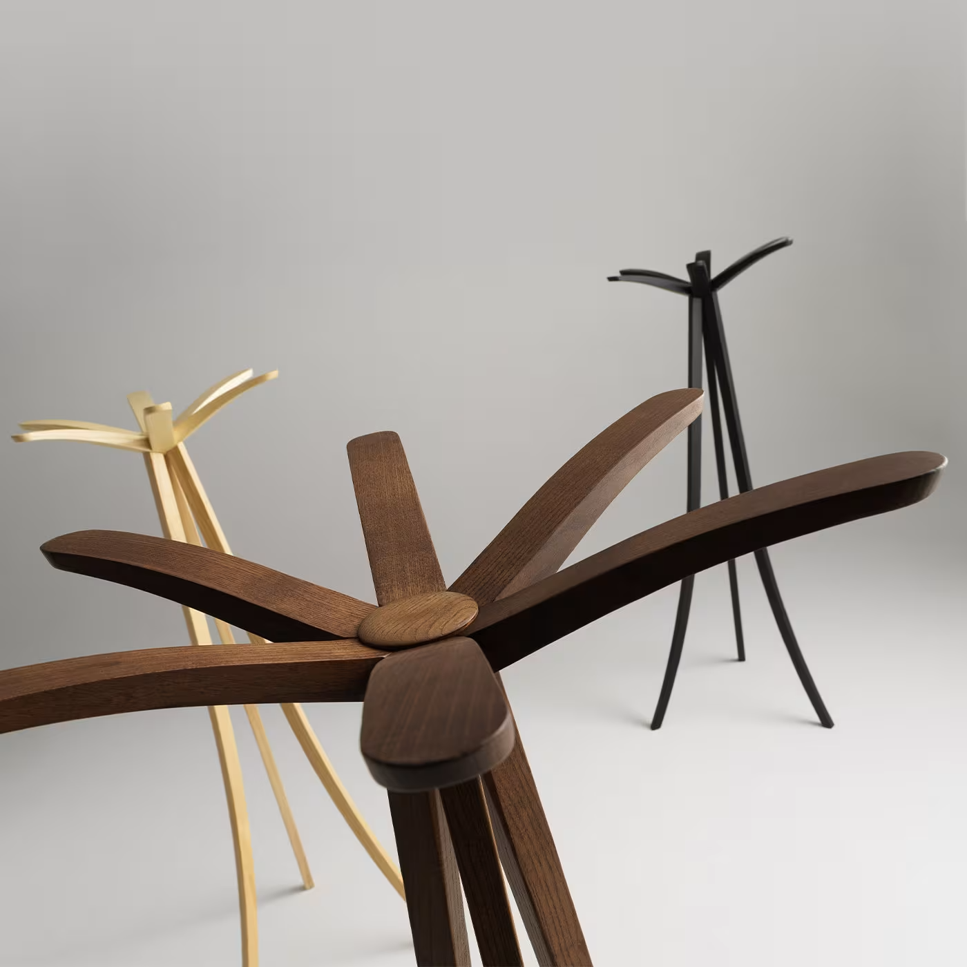 Daisy black coat rack