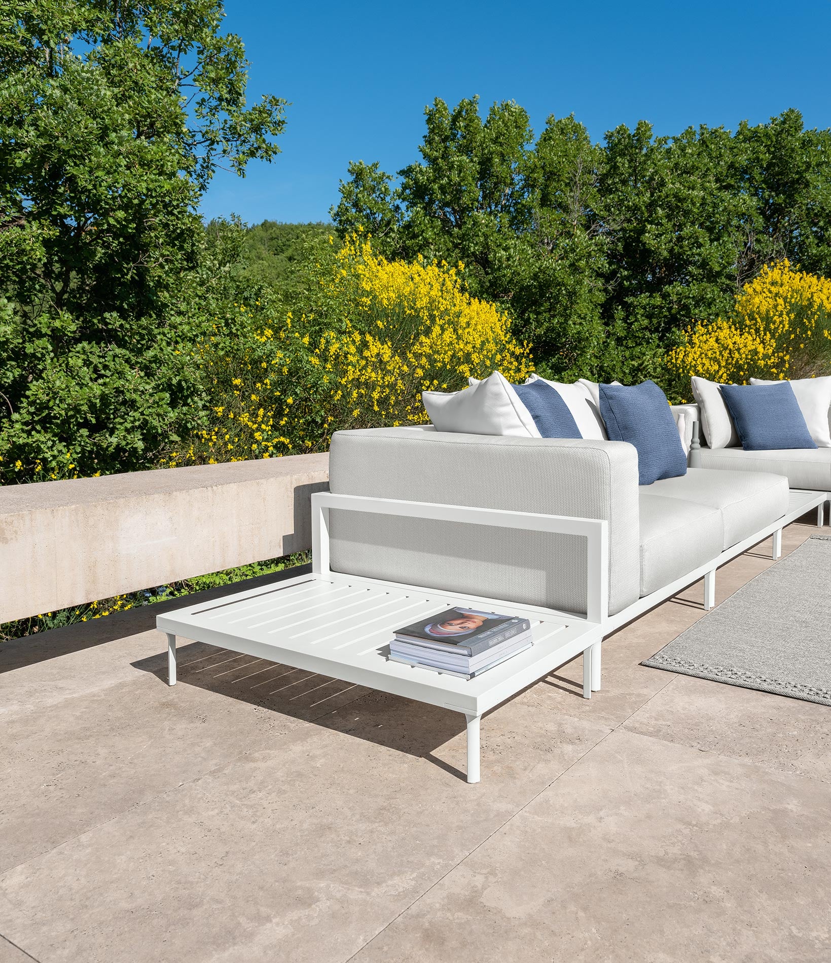 Cleo Gentle Form Outdoor Tables