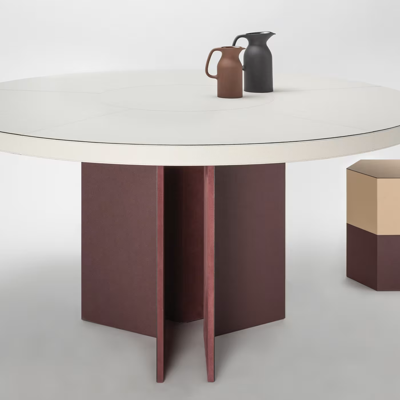 Bivio round dining table