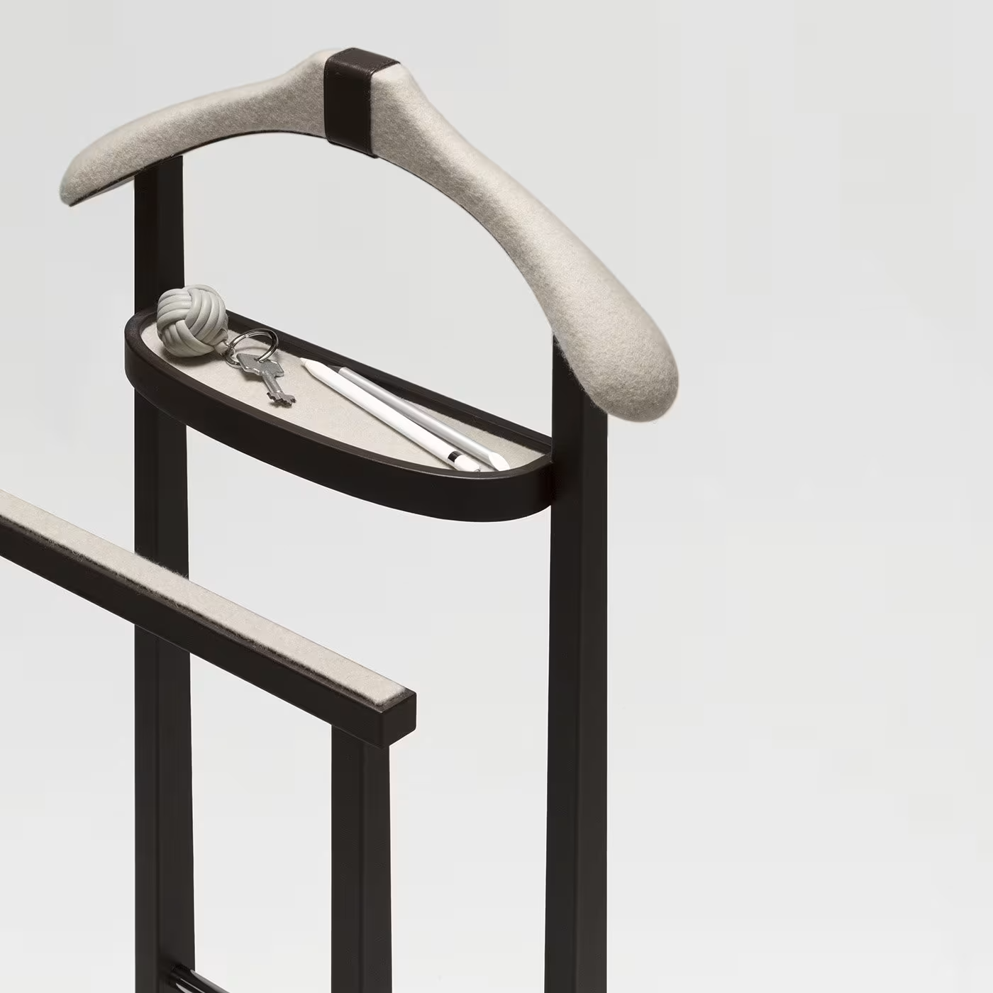 Edoardo brown leather and cashmere valet