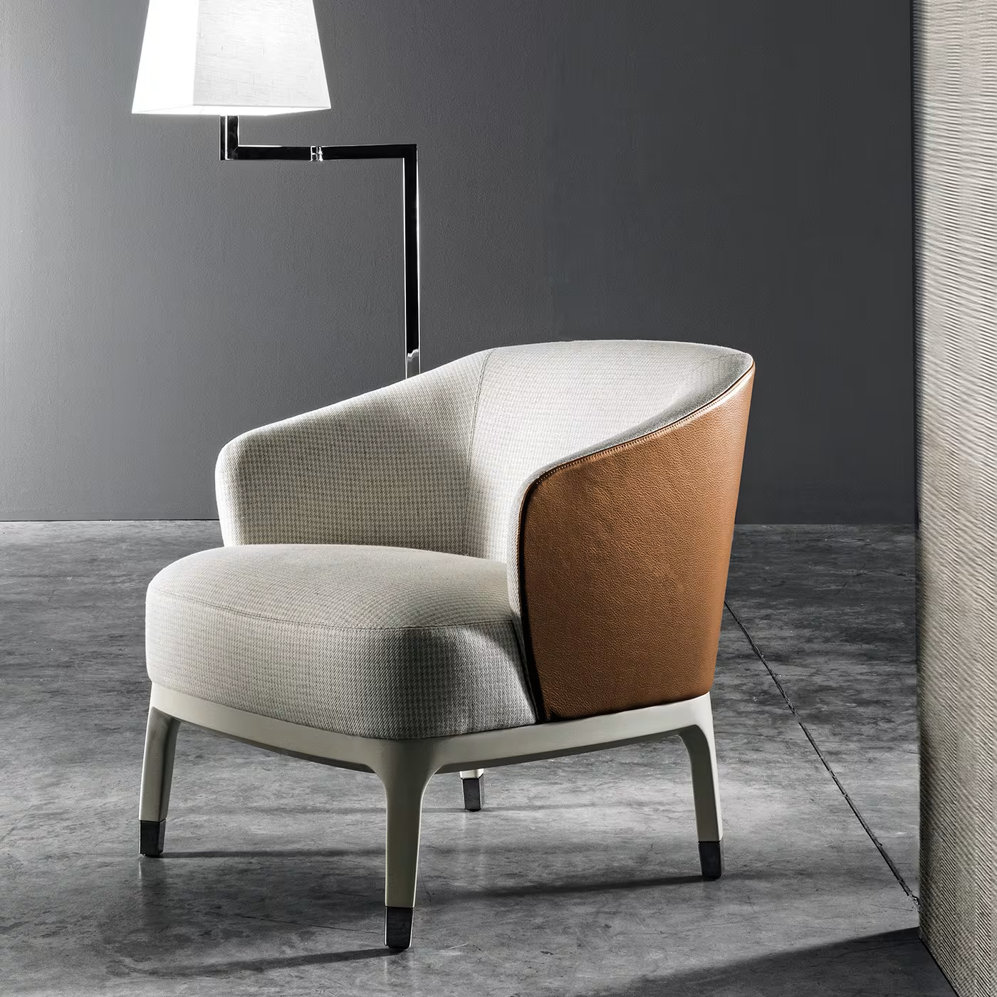 Lungotevere leather armchair
