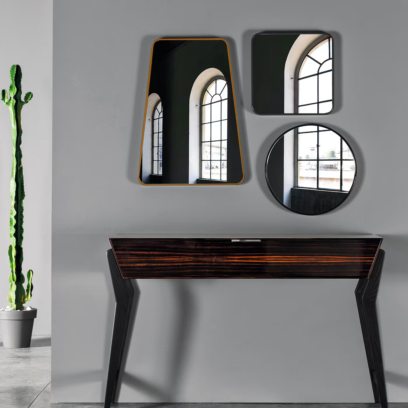 Brera ebony console