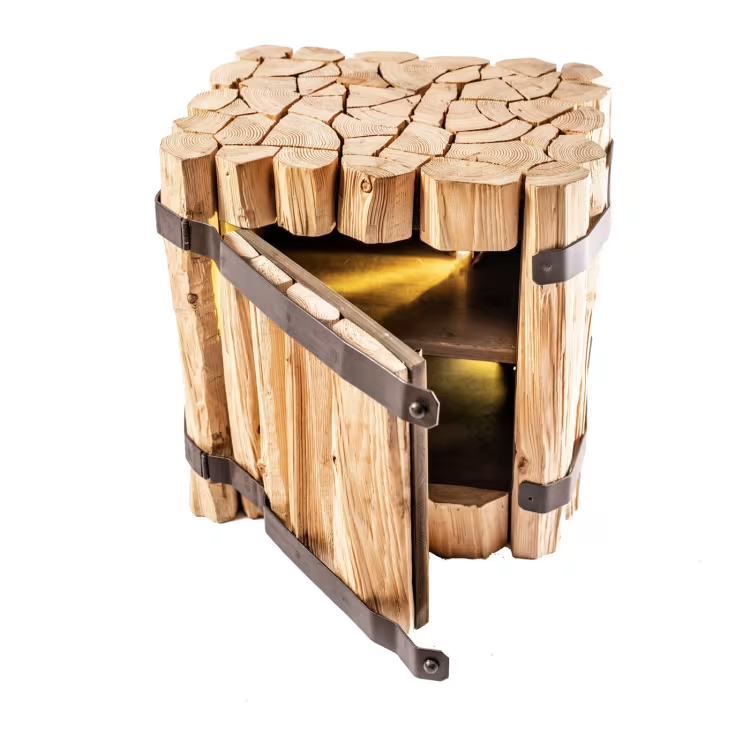 Taglialegna nightstand in larch