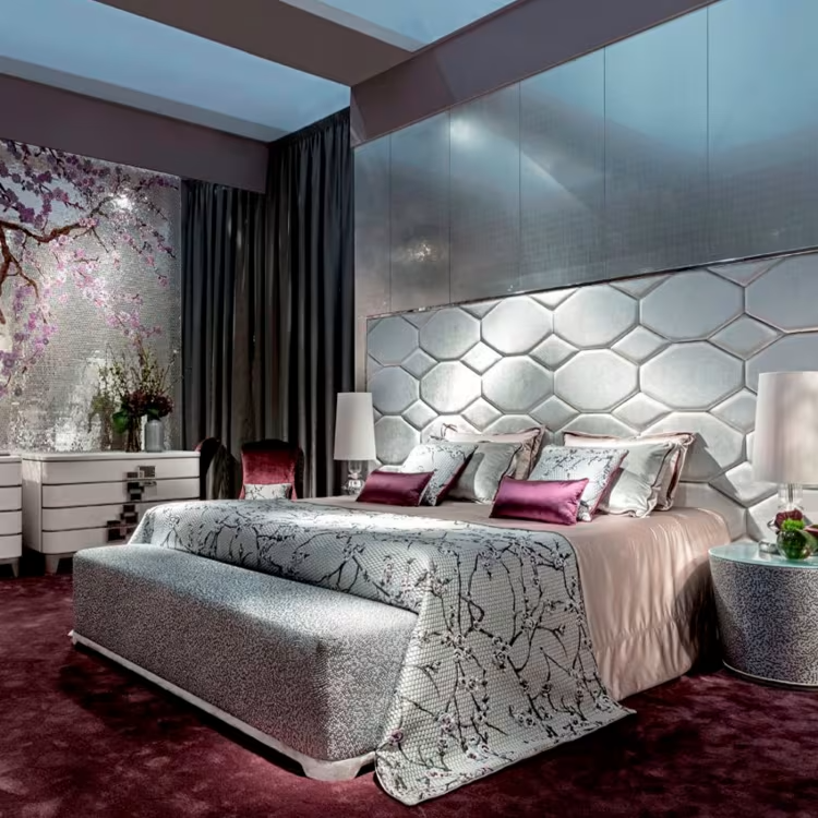 طاولة جانبية بتصميم فاخر