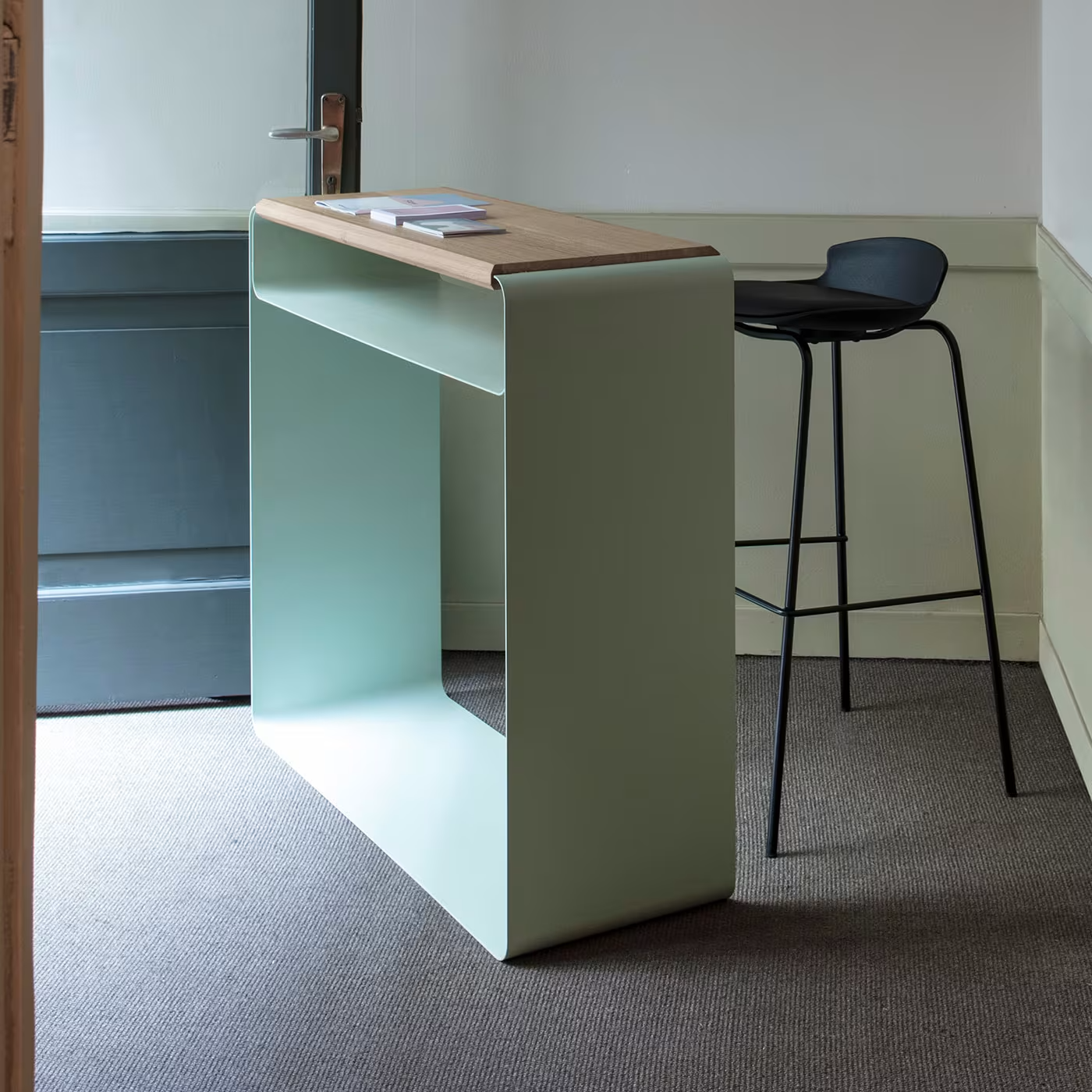 Vodo sage green console