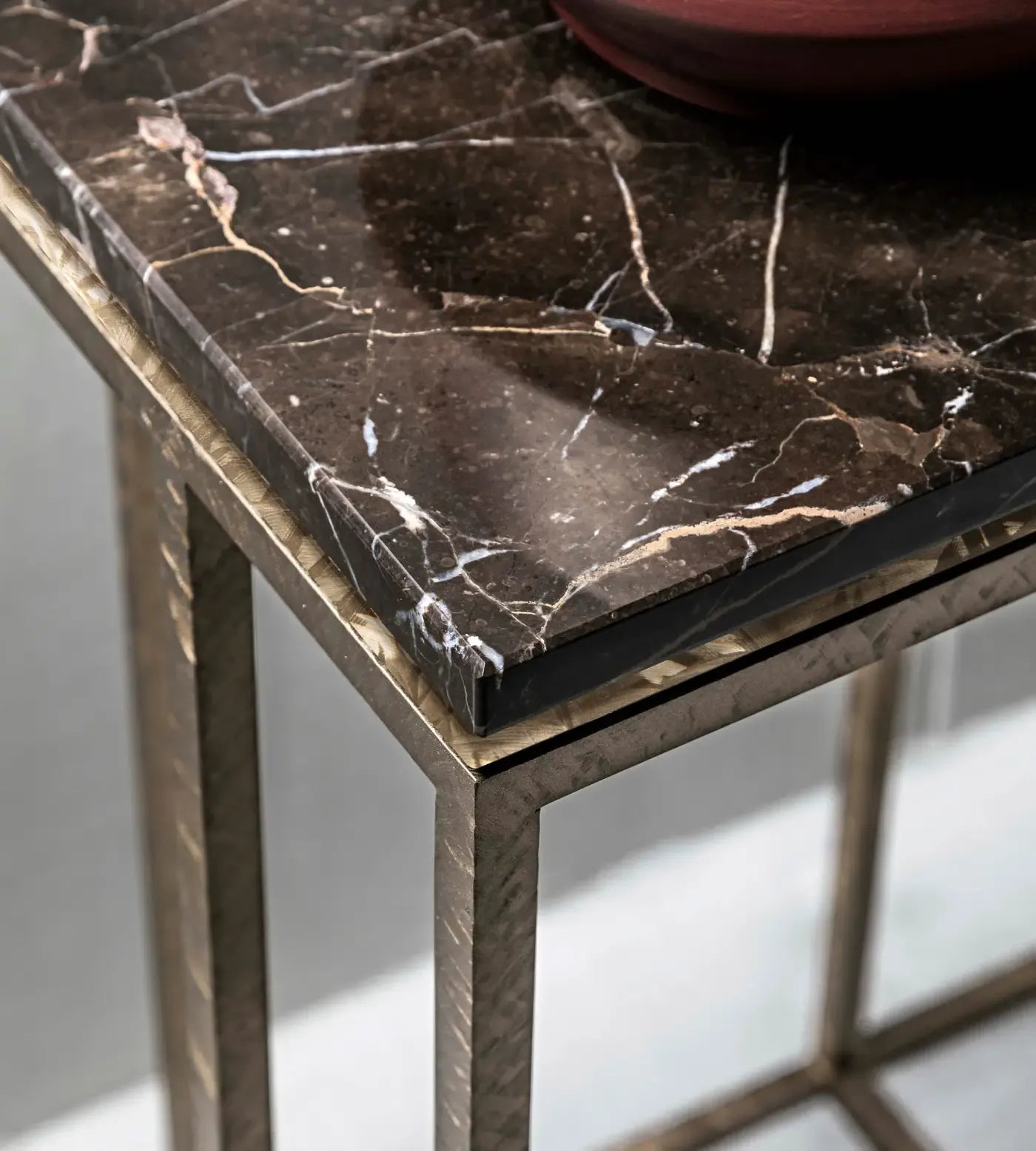 Lineup Elegance Console