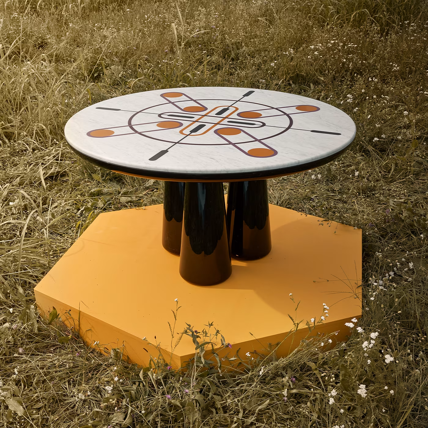 Isotopo dining table