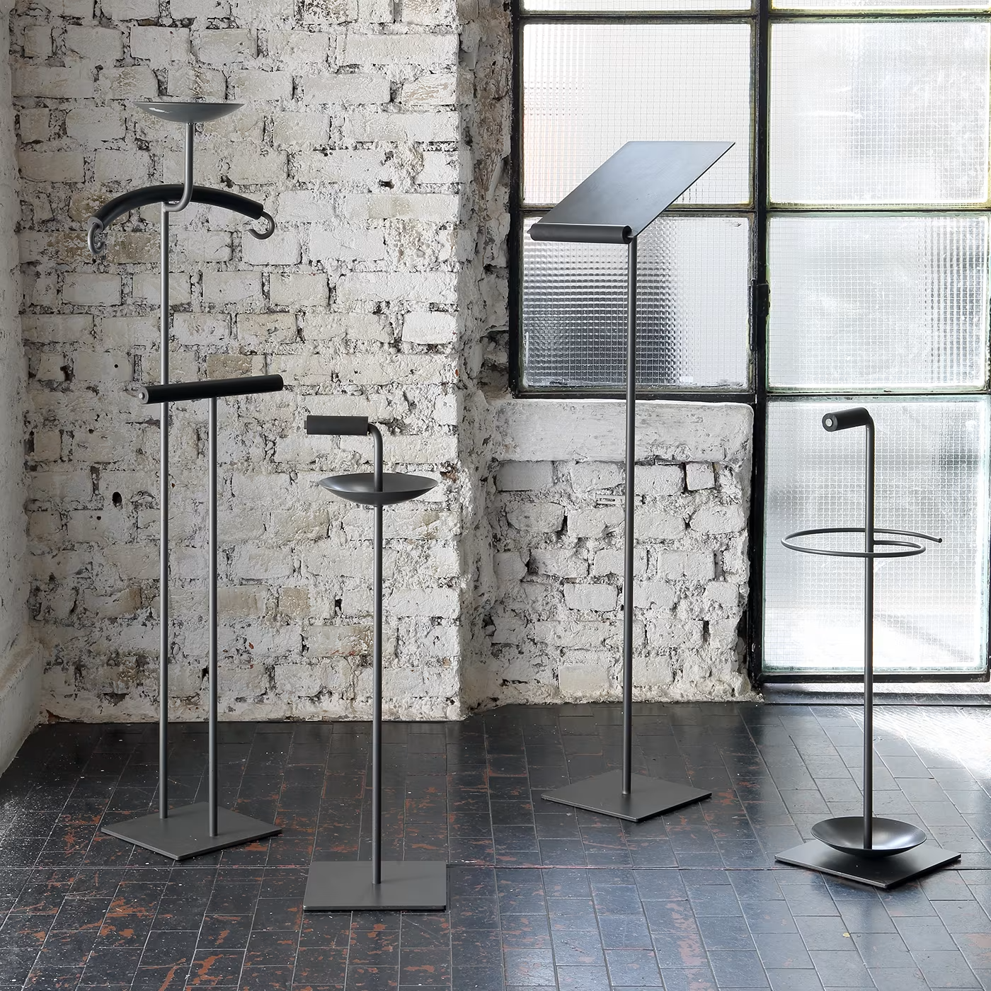 Servus fashion valet stand