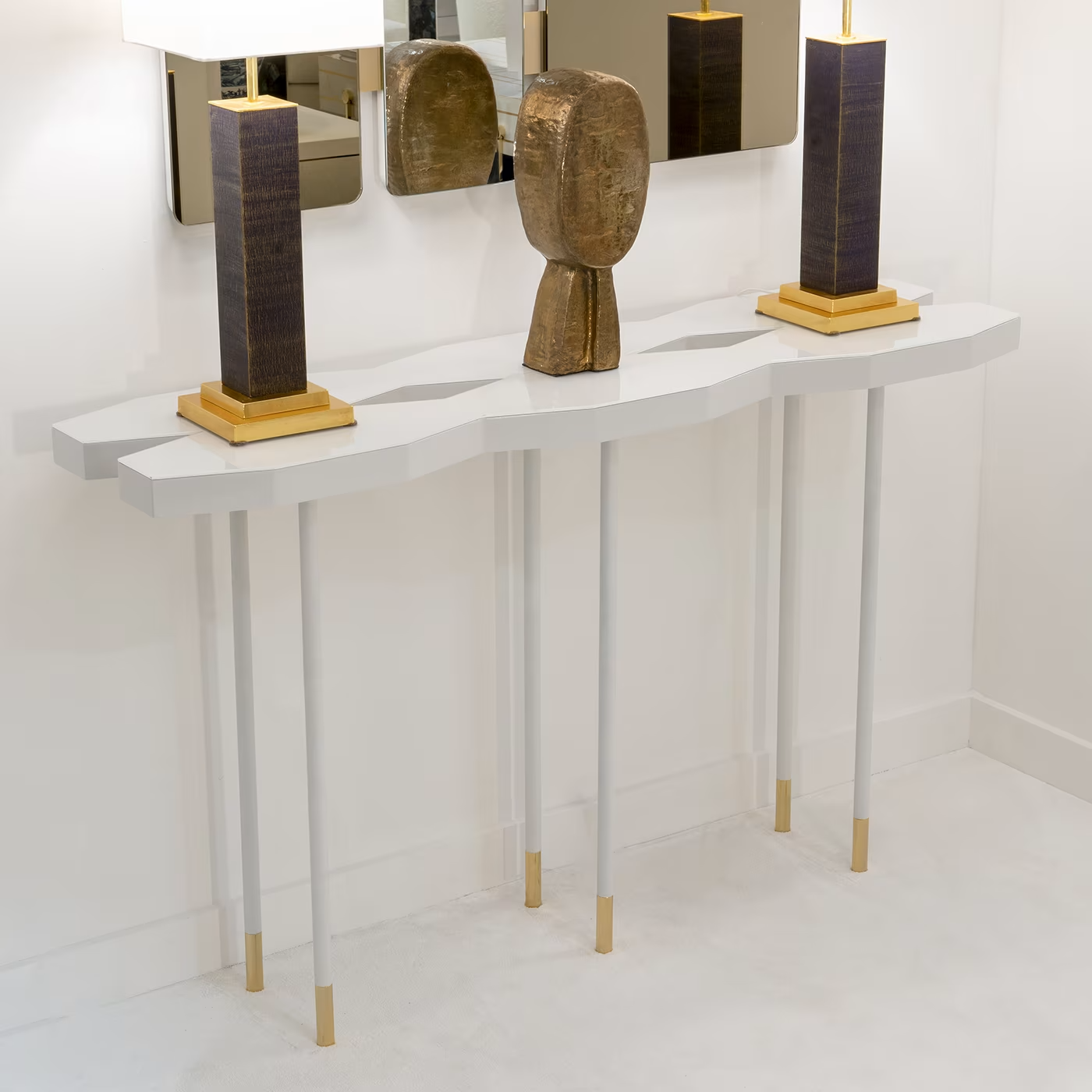 Hexagonal matte white console