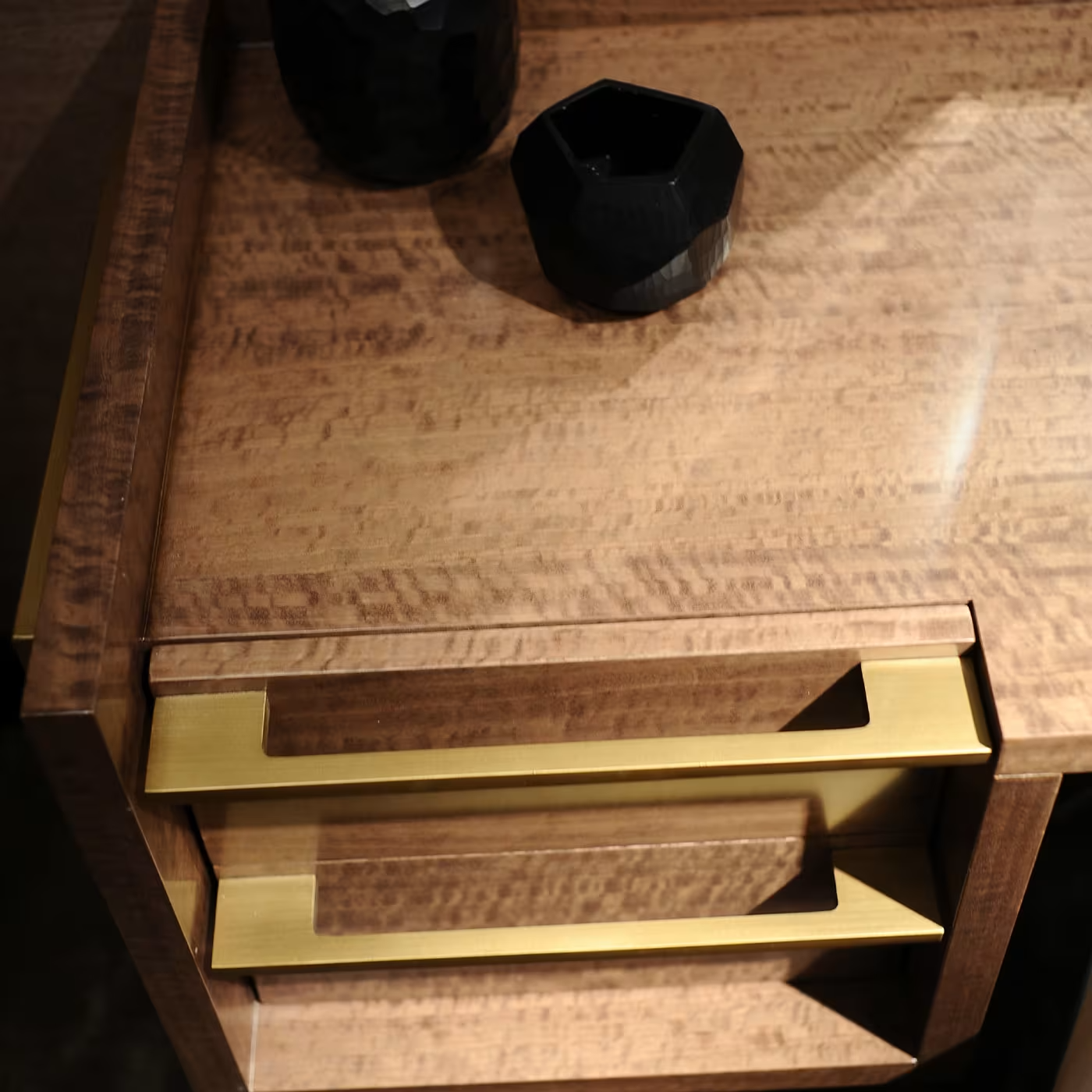 Baldwin vanity table