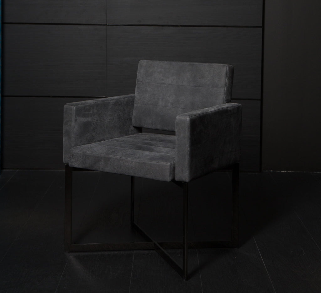 Alviero Chair