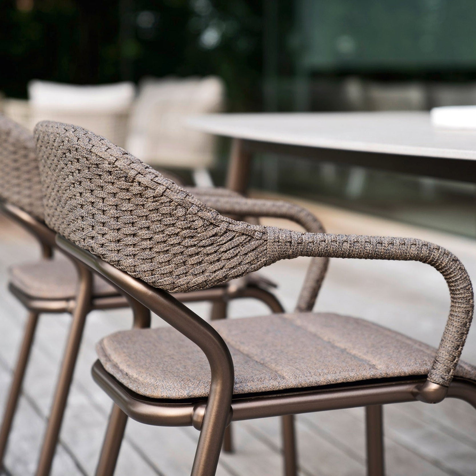 Noss Ribbon Armchair