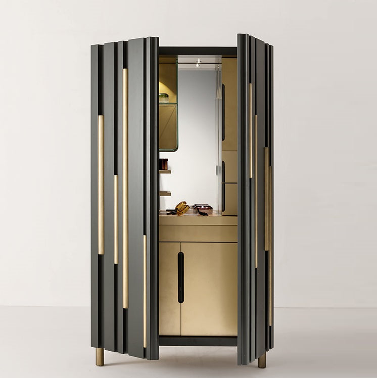 Luxury side storage compartment