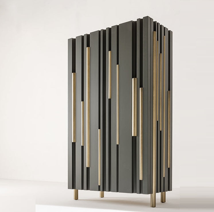 Luxury side storage compartment