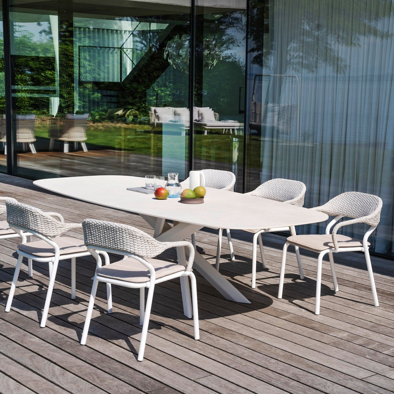 Noss Ribbon Armchair