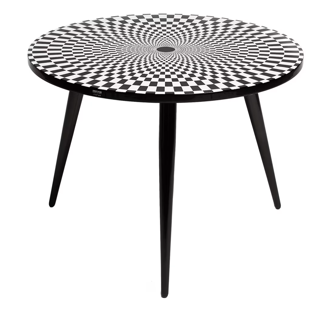 Egocentrismo low table