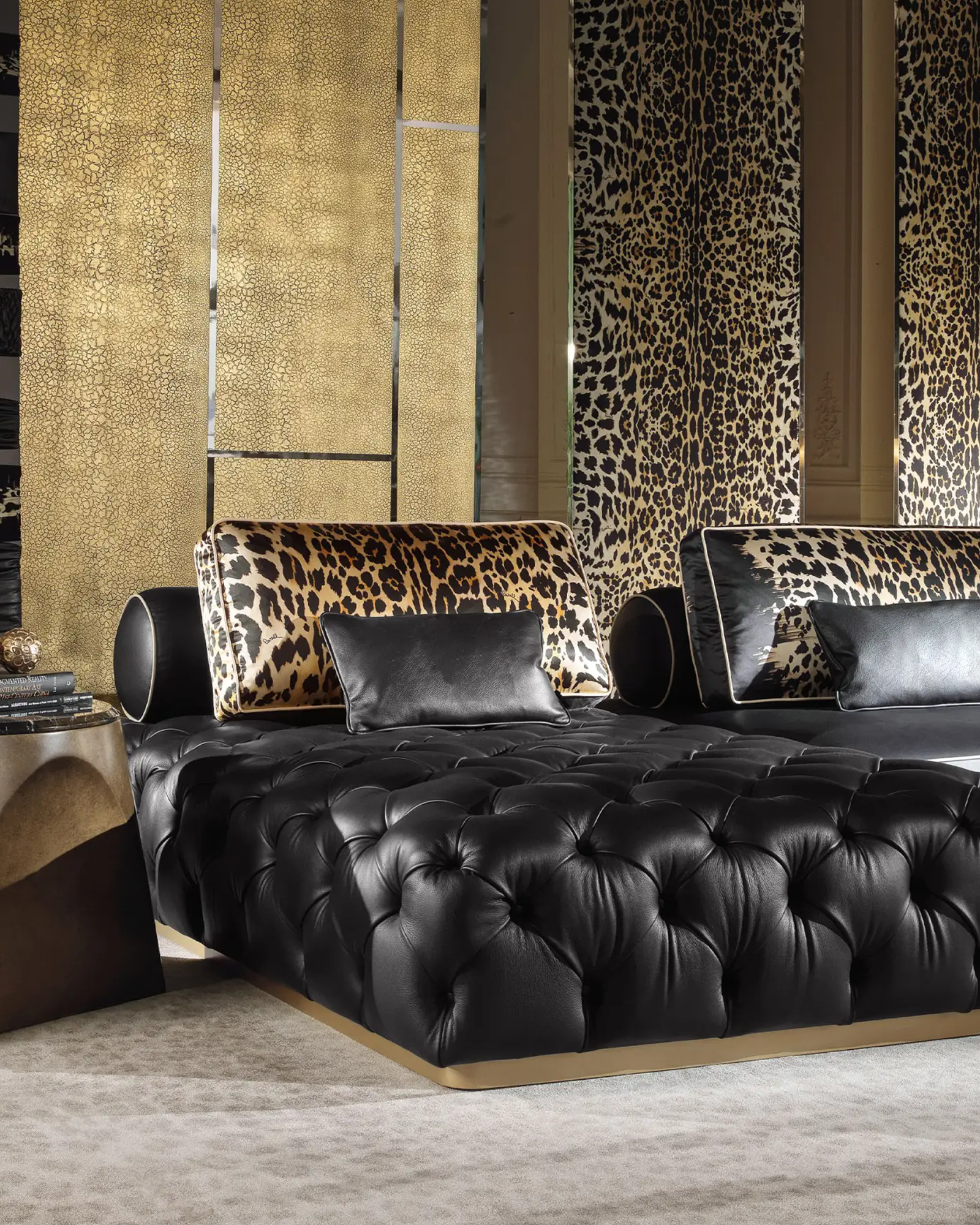 Panthera Sofa