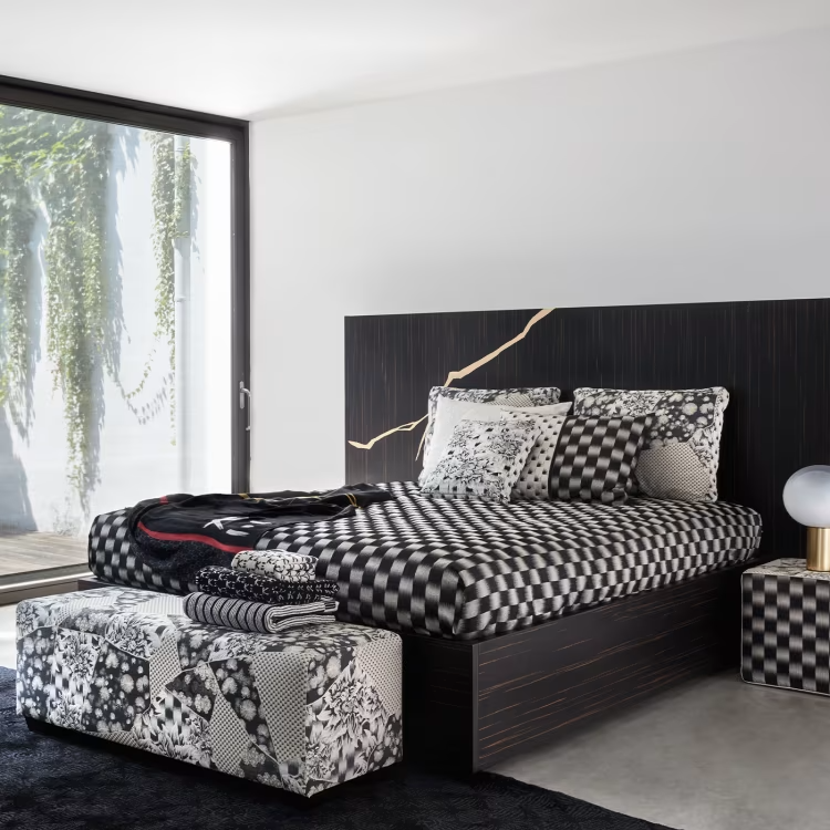 Jonathan black bed