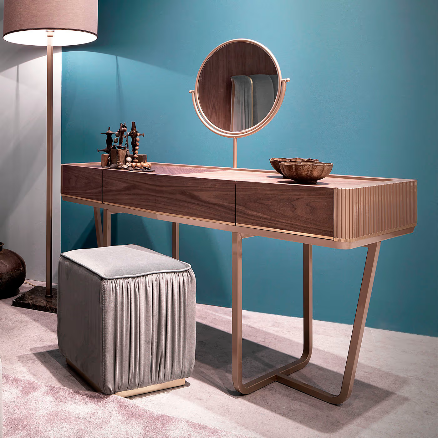 Beverly canaletto vanity desk