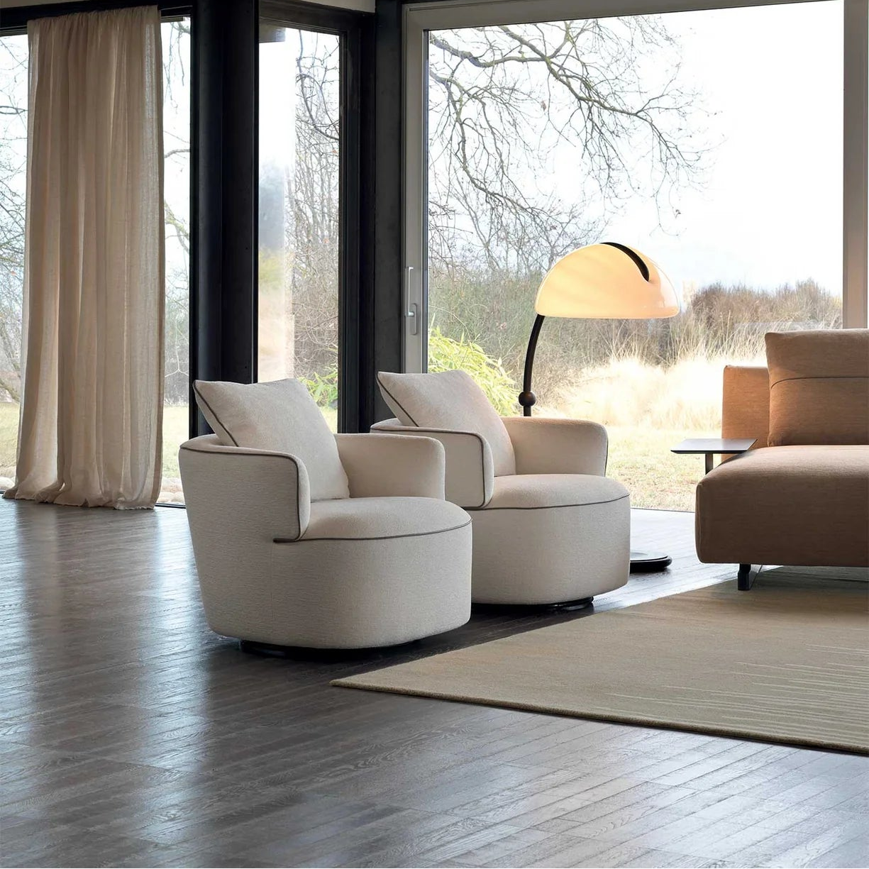 Lunara Swivel Chair