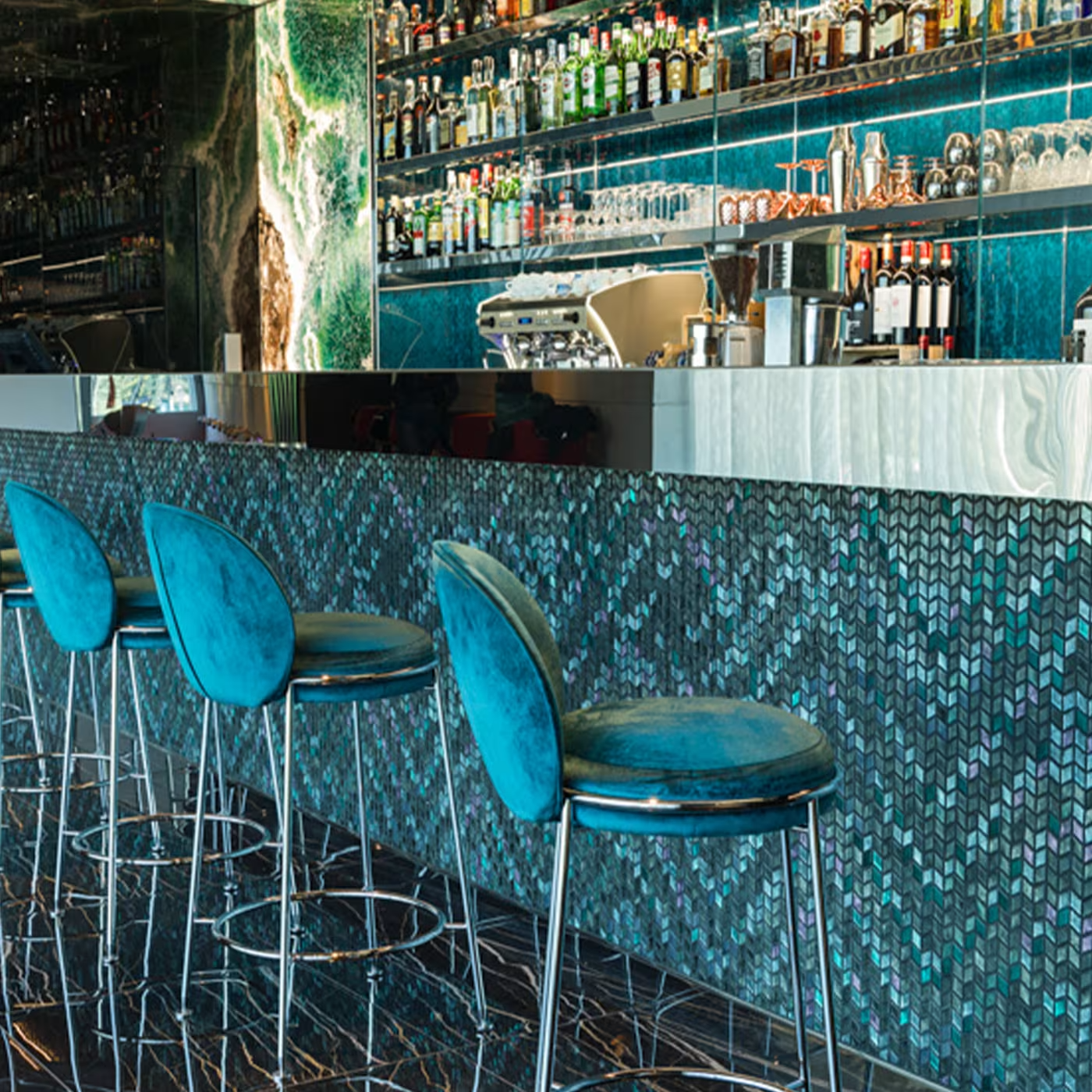 Amaretto bar stool high