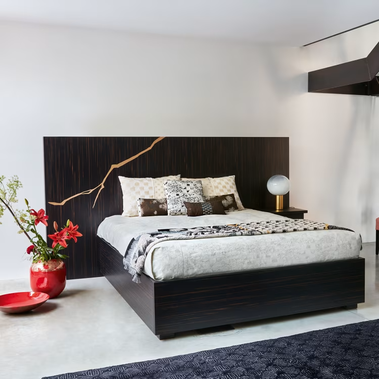 Jonathan black bed