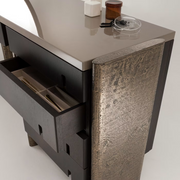 Outfit vanity console