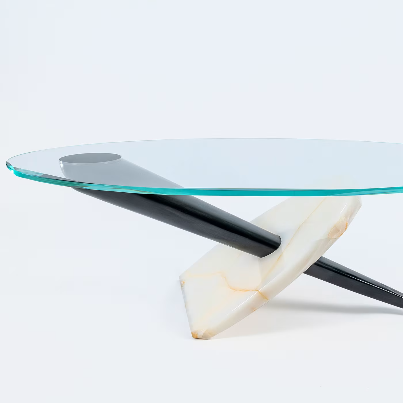 Gerione oval coffee table