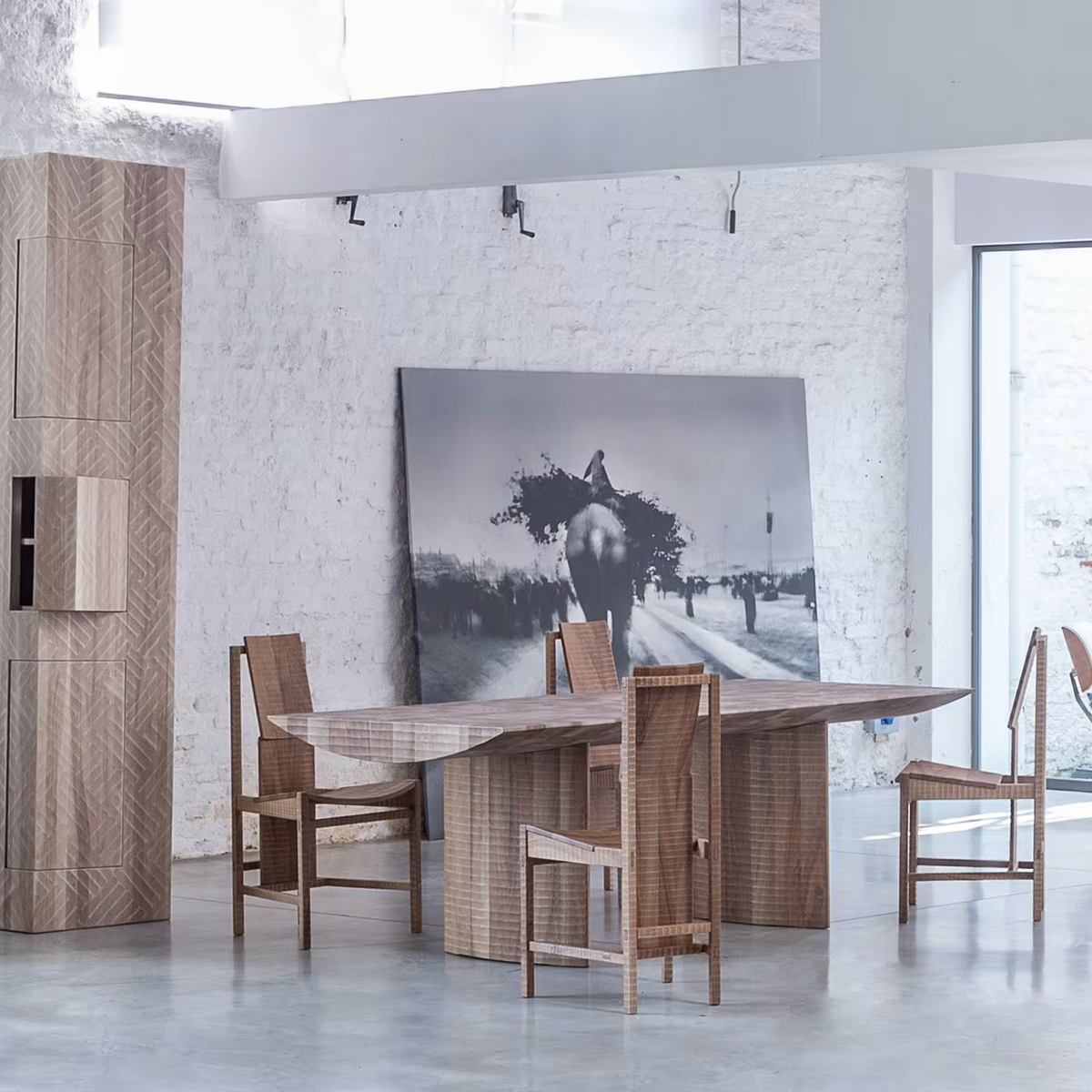 Athos table
