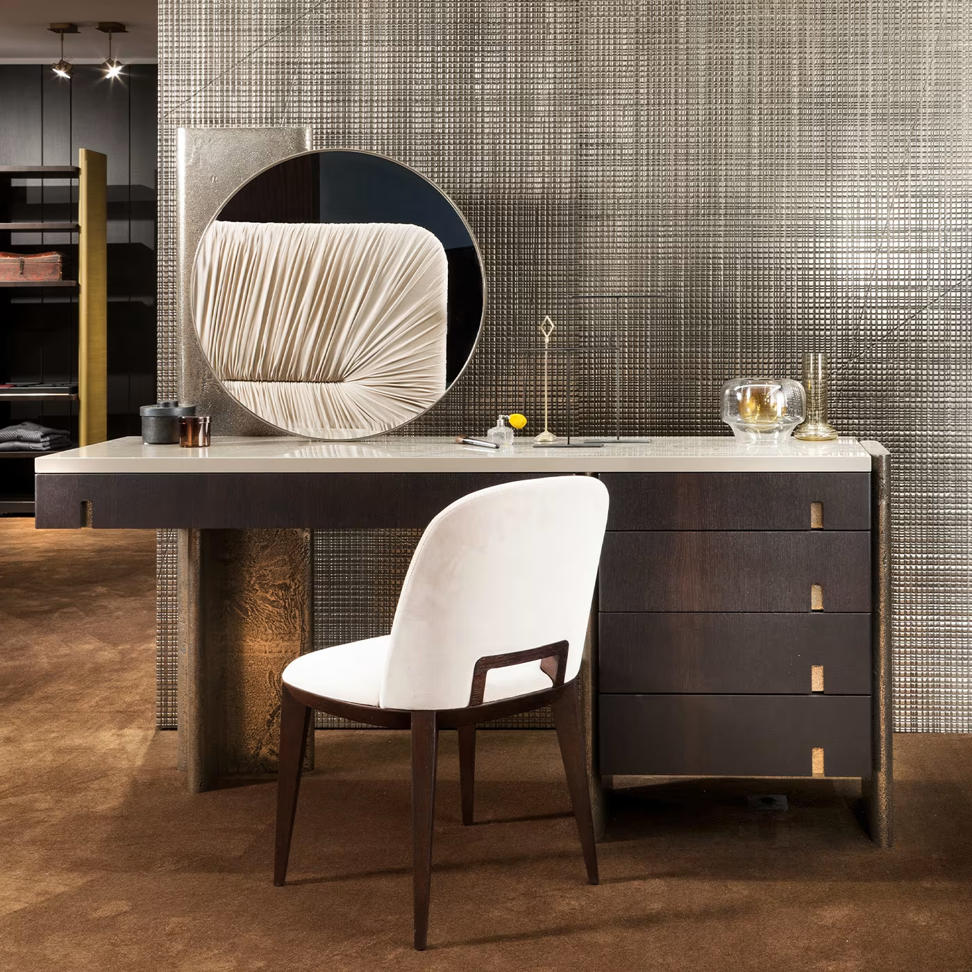 Outfit vanity console