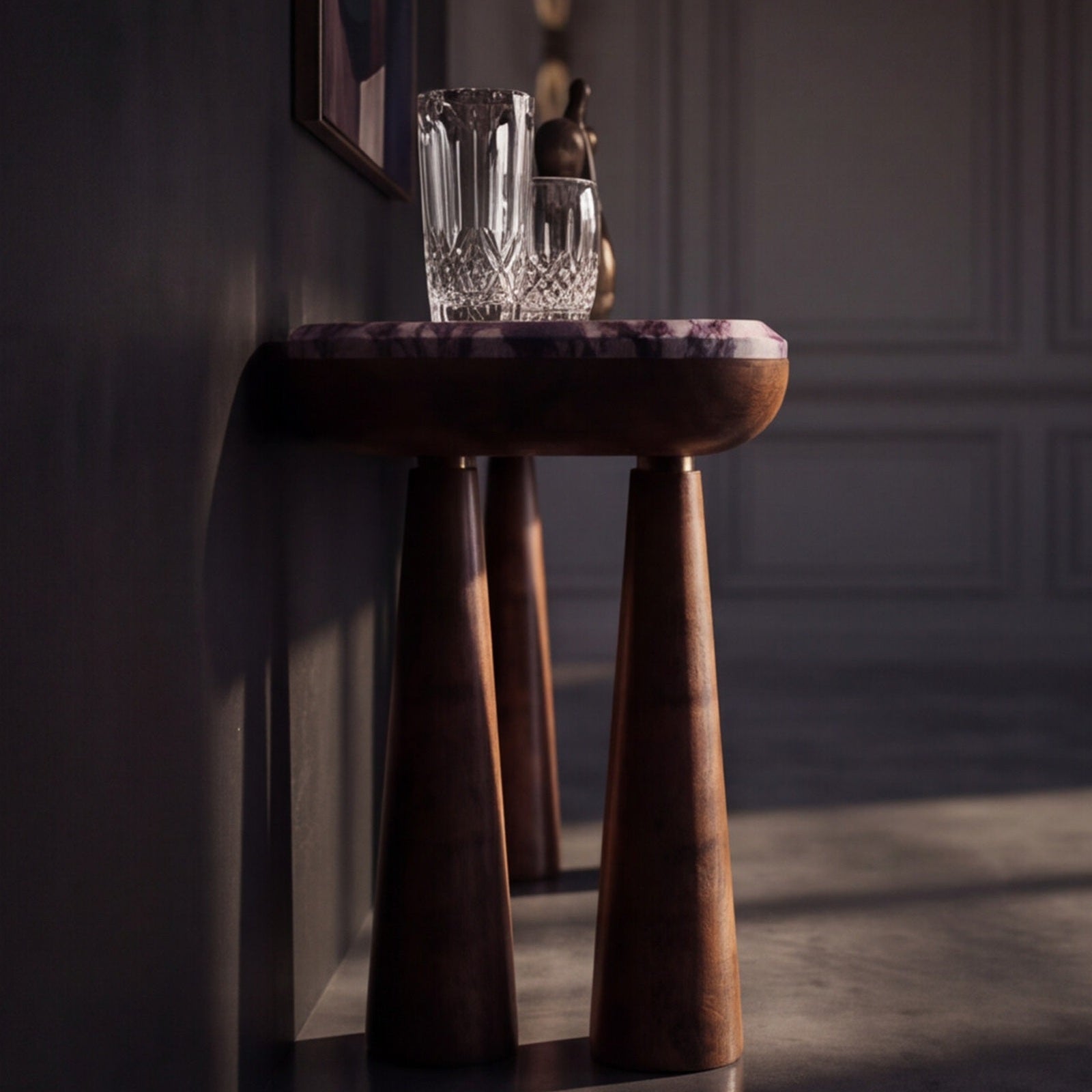 Velmora console