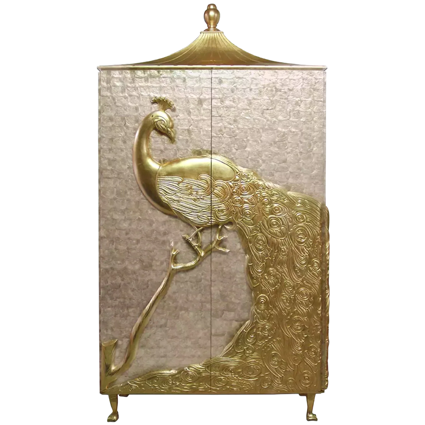 خزانة بتصميم ملكي 