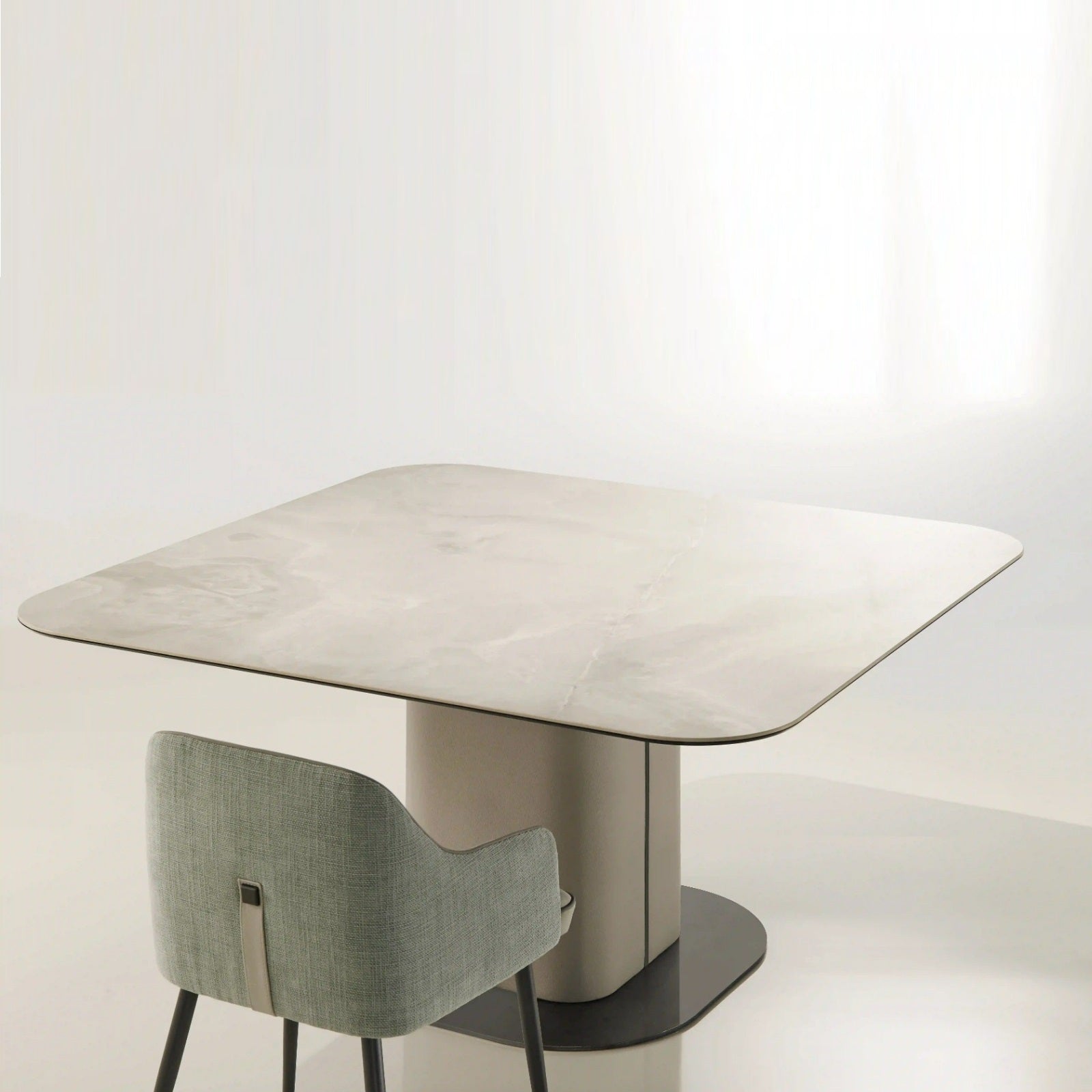 Solvique Dining