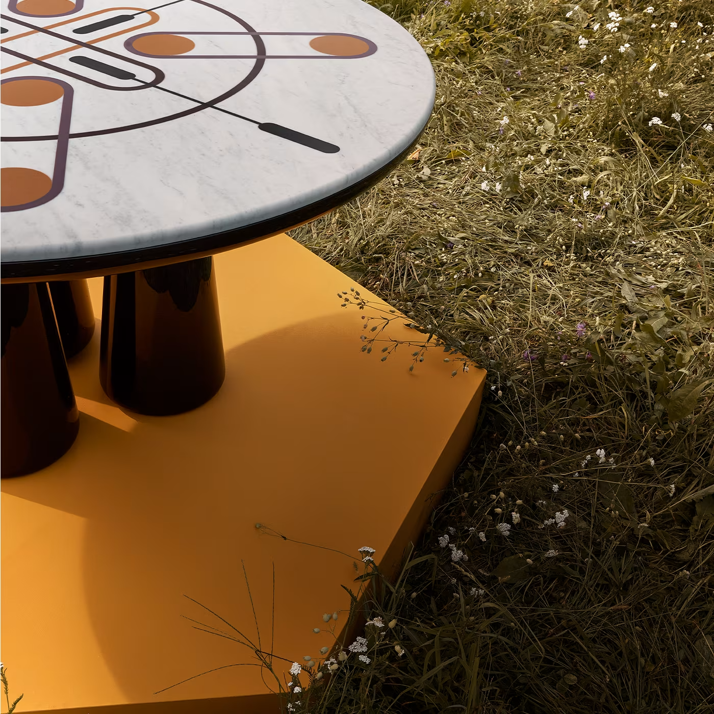 Isotopo dining table