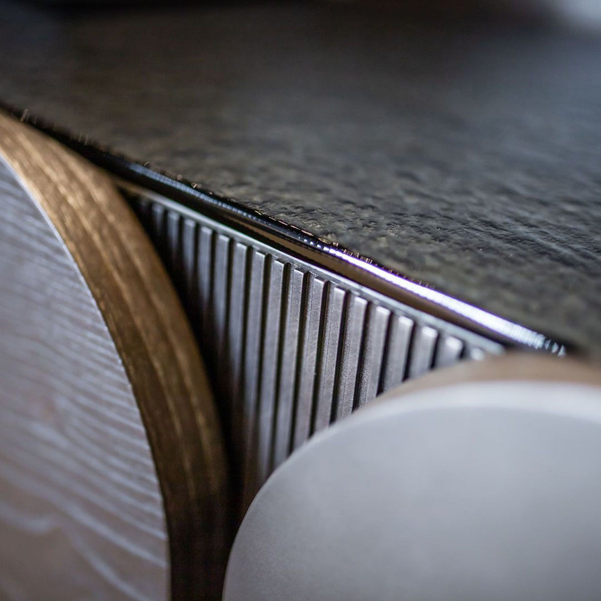 Bojy Low Console