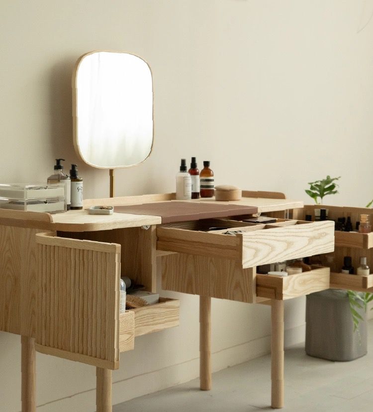 Classic design wooden dressing table