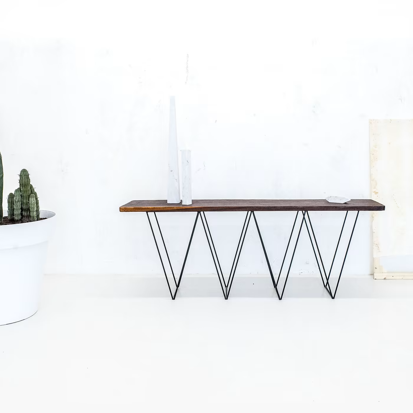 Geometric console