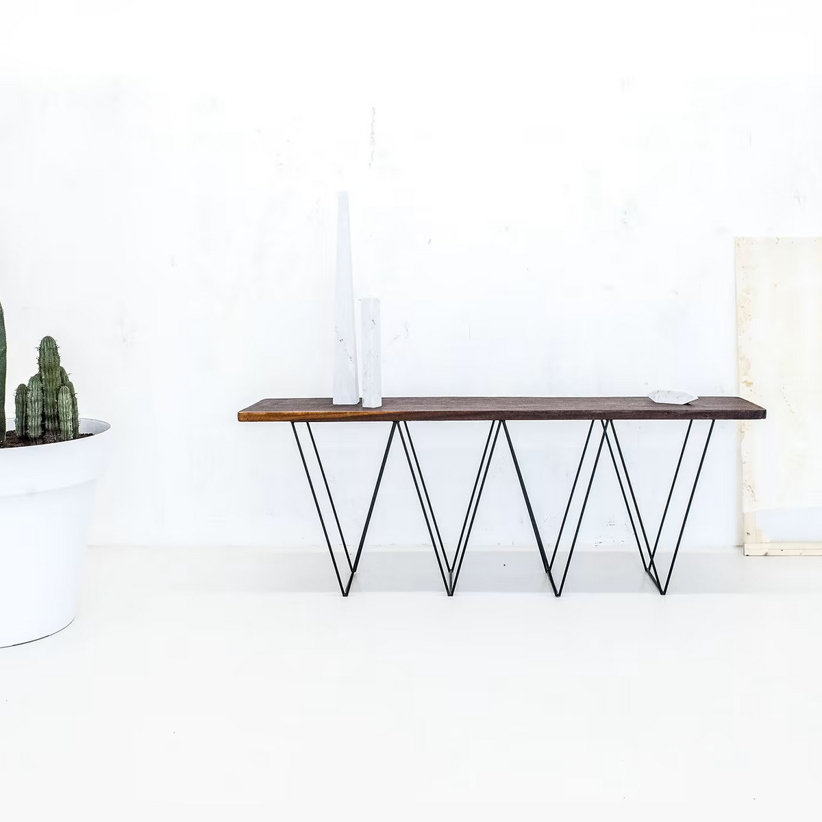 Geometric console