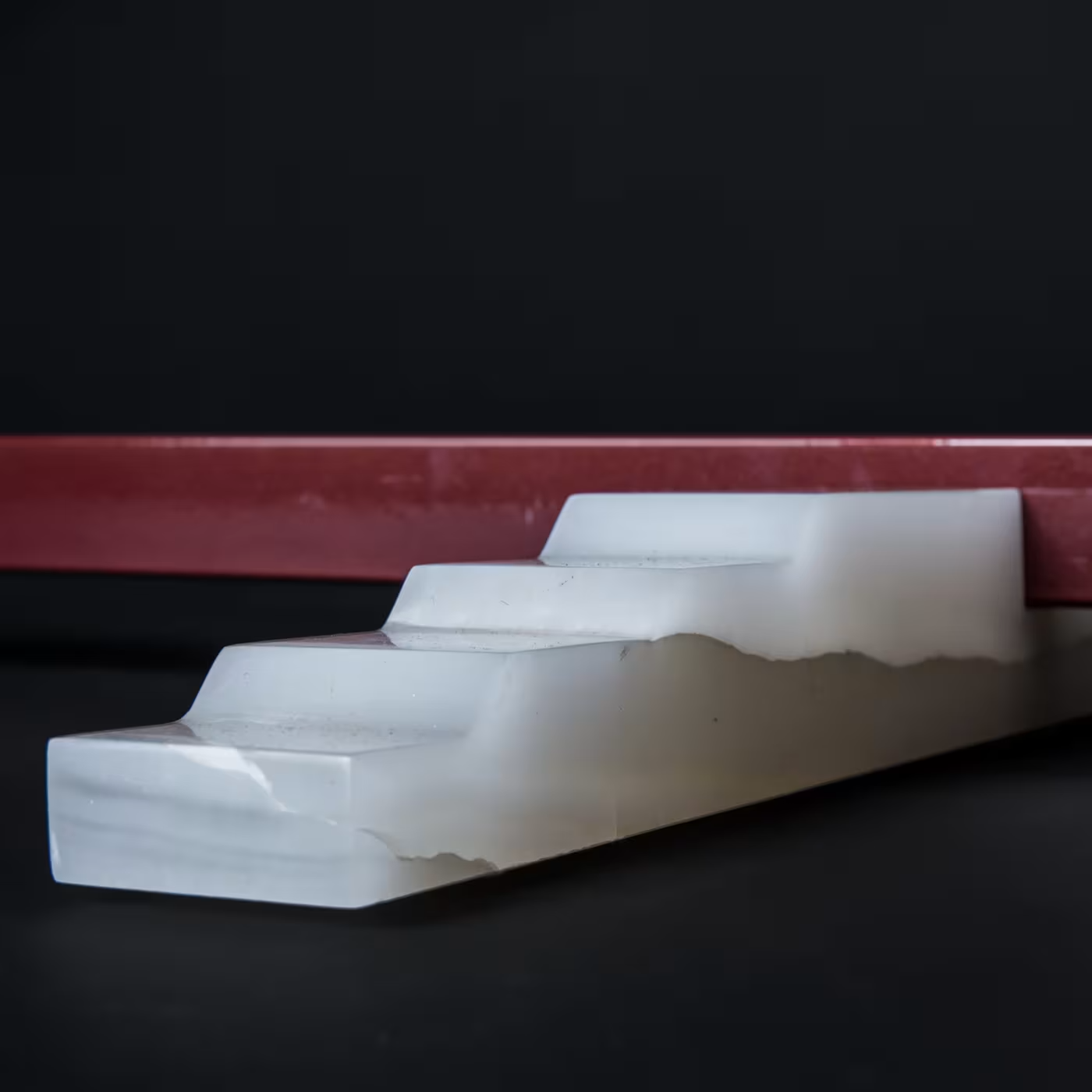 Mainframe valet stand in red