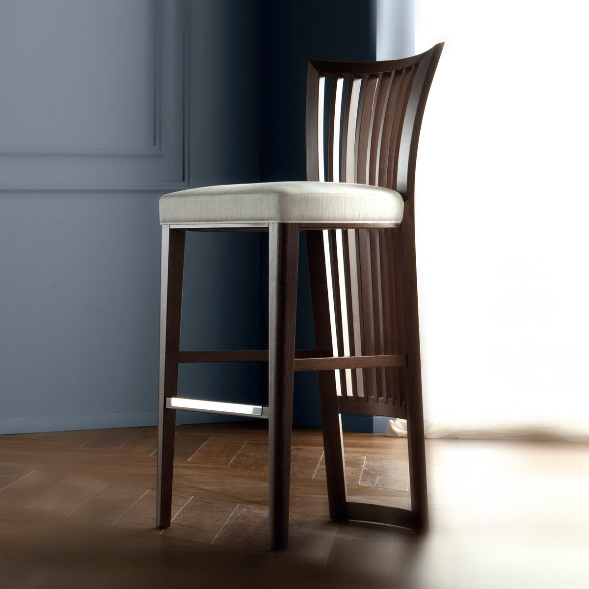 Corvix Stool