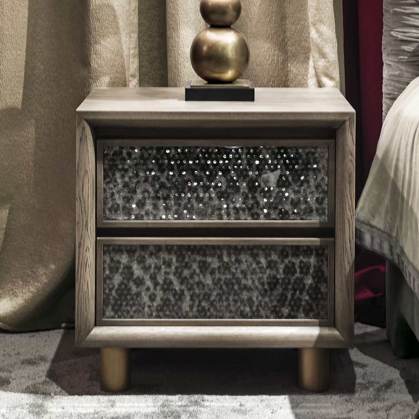 Roger safari nightstand