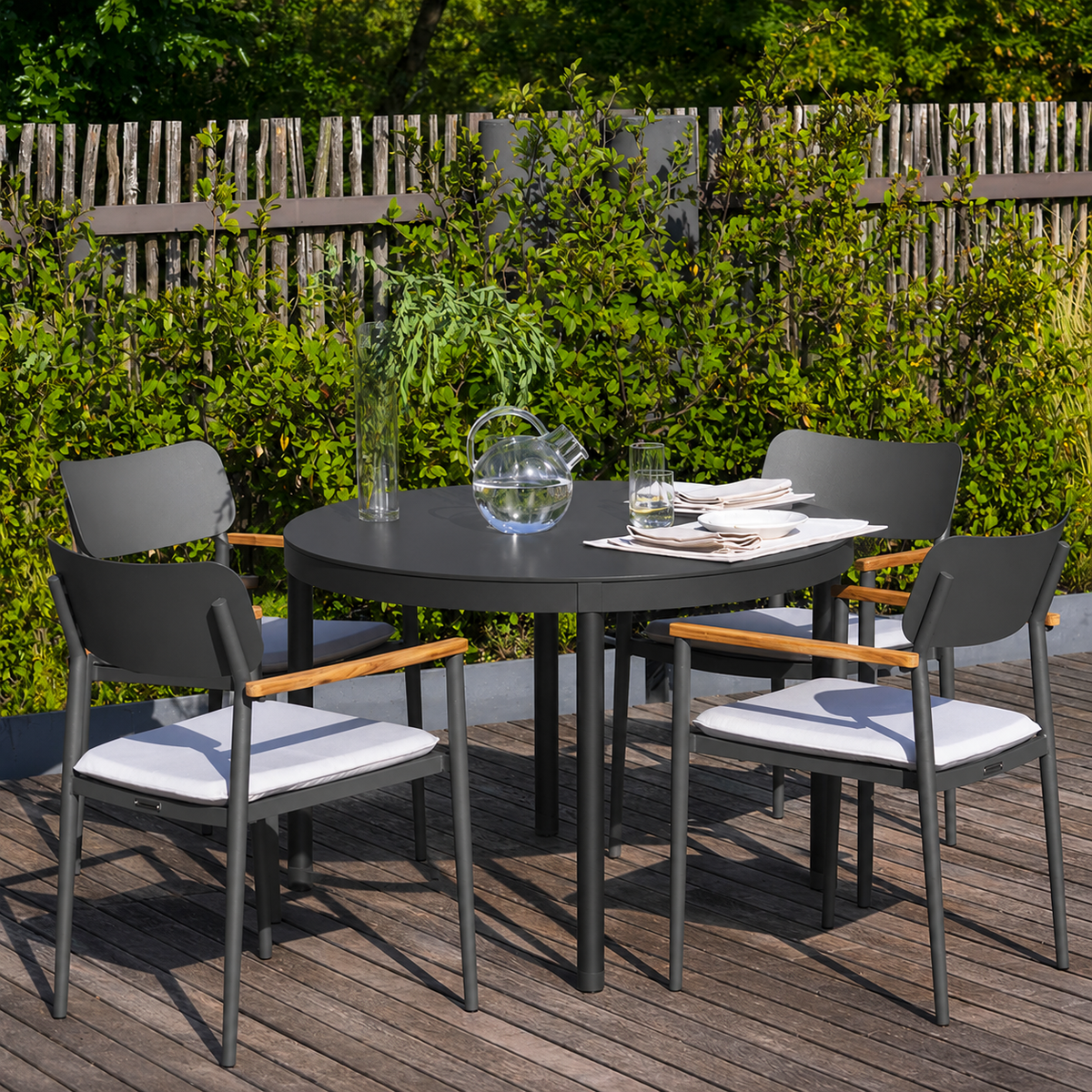Verano outdoor table