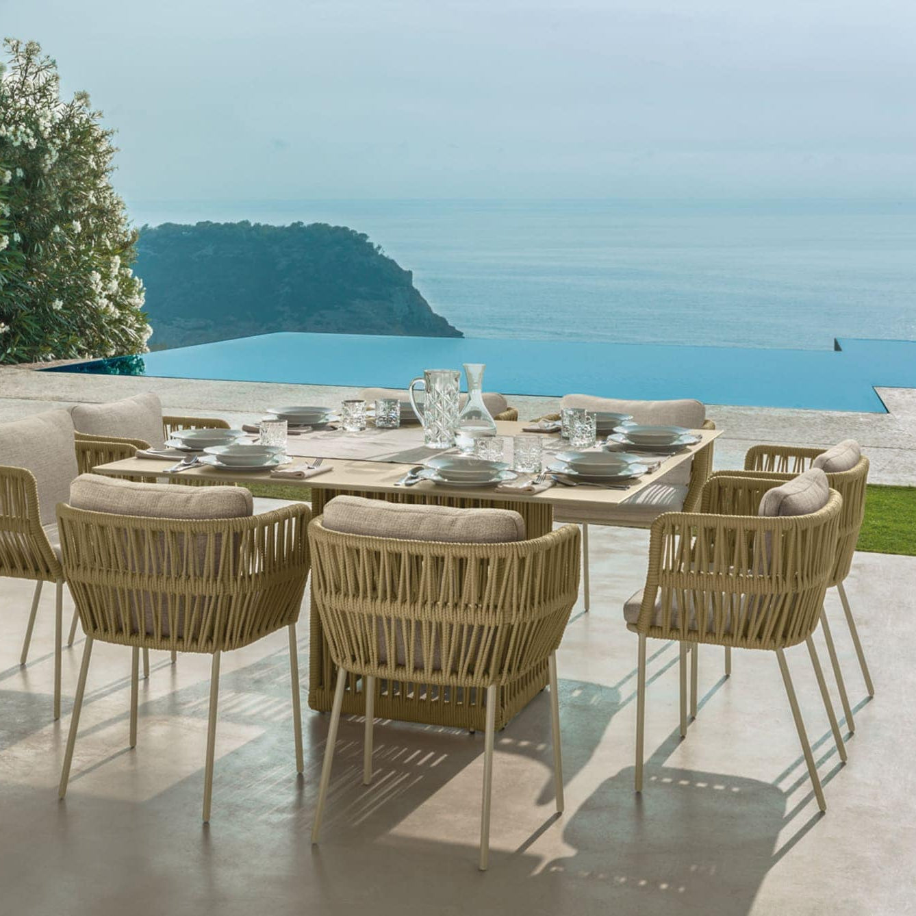 Cliff Luxury Armchair