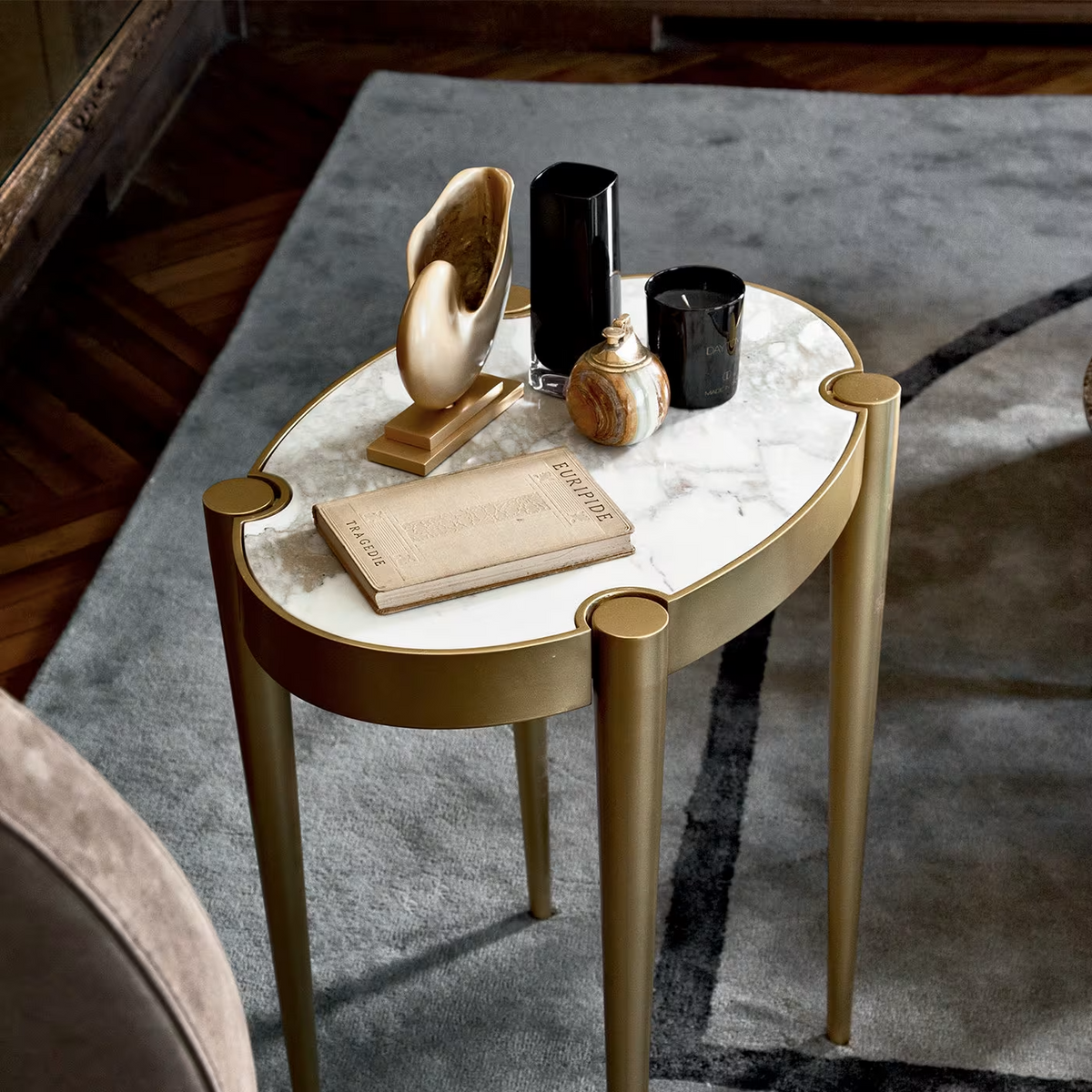 Victoria side table